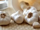 Опыт предков шокировал: чеснок под подушку, и уже утром никаких проблем нет
