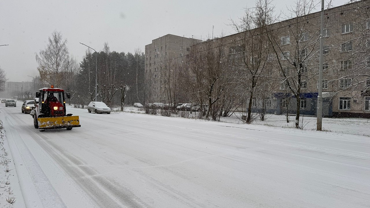 Главная картинка новости: Зима пришла на месяц раньше: на выходных в Кирове ожидается снегопад и морозы