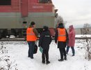 На переезде в Нововятске под поезд попали два человека