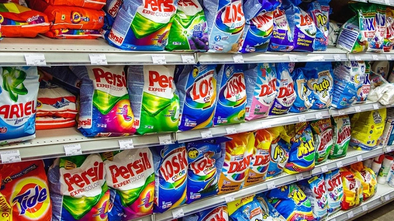Главная картинка новости: Роскачество обнаружило лучший стиральный порошок, который выведет любые пятна и загрезнения