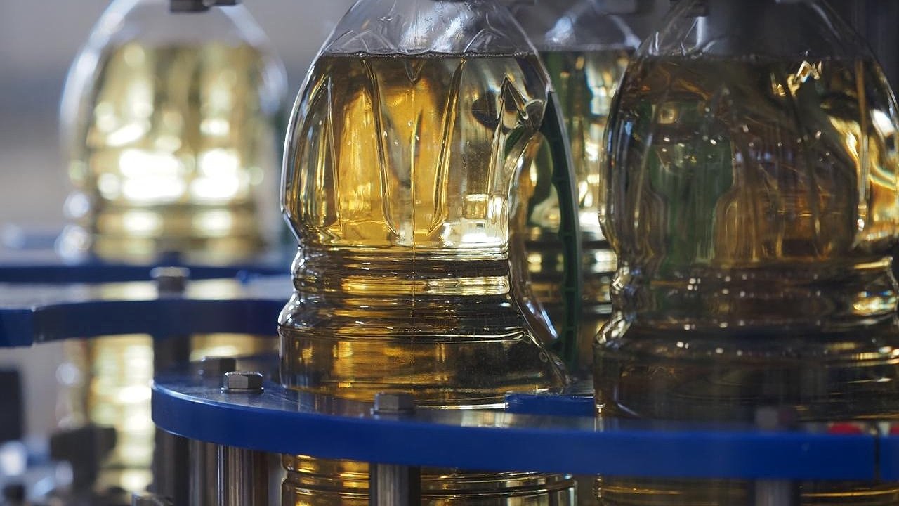 Главная картинка новости: Это масло берите каждый раз: в Роскачестве назвали лучшие марки подсолнечного масла