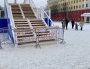 Кировчан просят не кататься с горки на Театральной площади