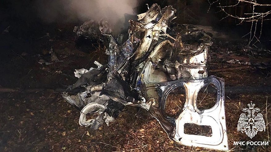 Главная картинка новости: Путин посмертно наградил медиков, погибших при крушении вертолета Ми-2 в Кировской области