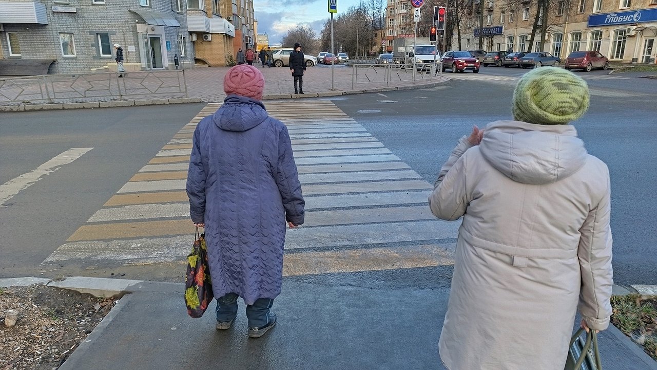 Главная картинка новости: Указ в работе: пенсионеров, со стажем с 1991 по 2002 год, ждут большие изменения