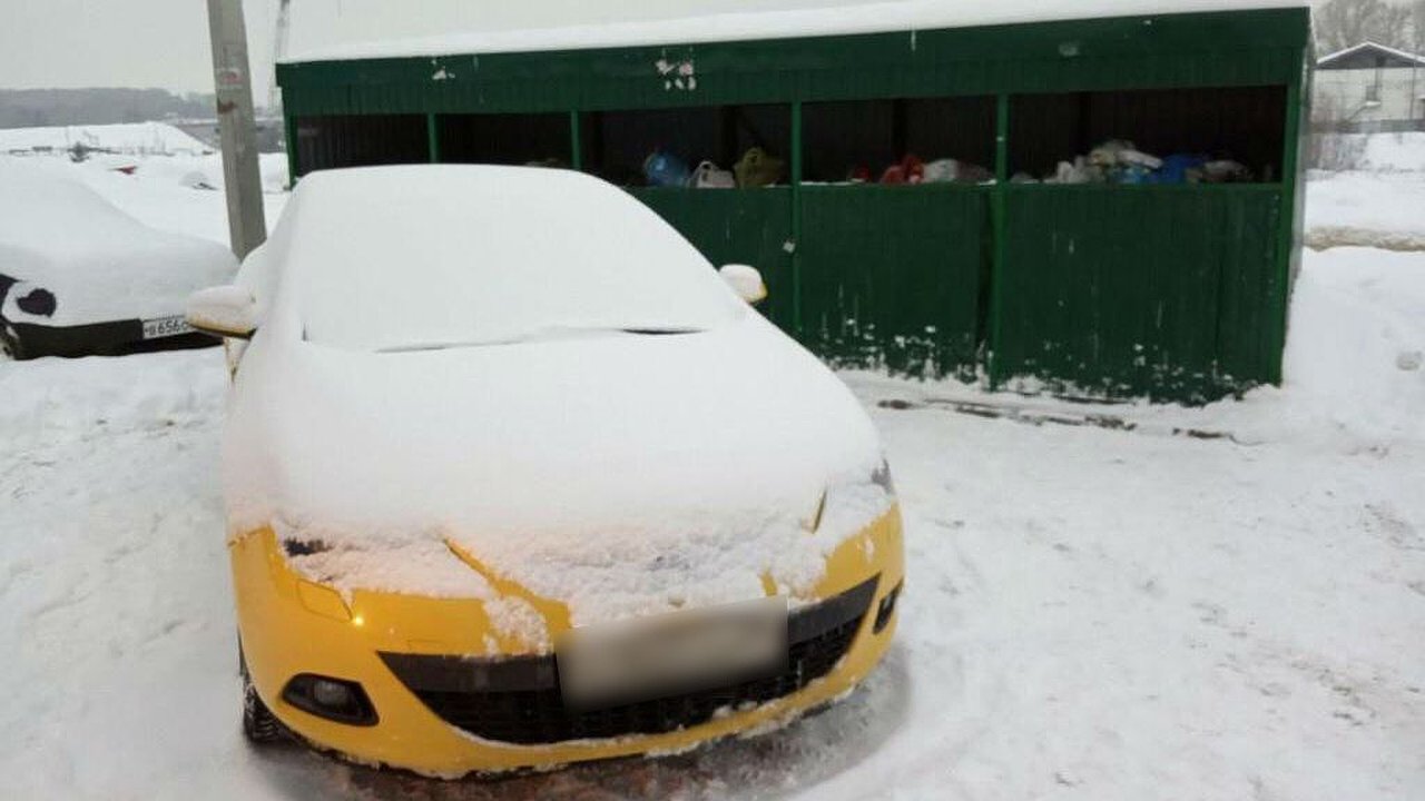 Главная картинка новости: В Кировской области хотят ввести штрафы за парковку перед контейнерными площадками