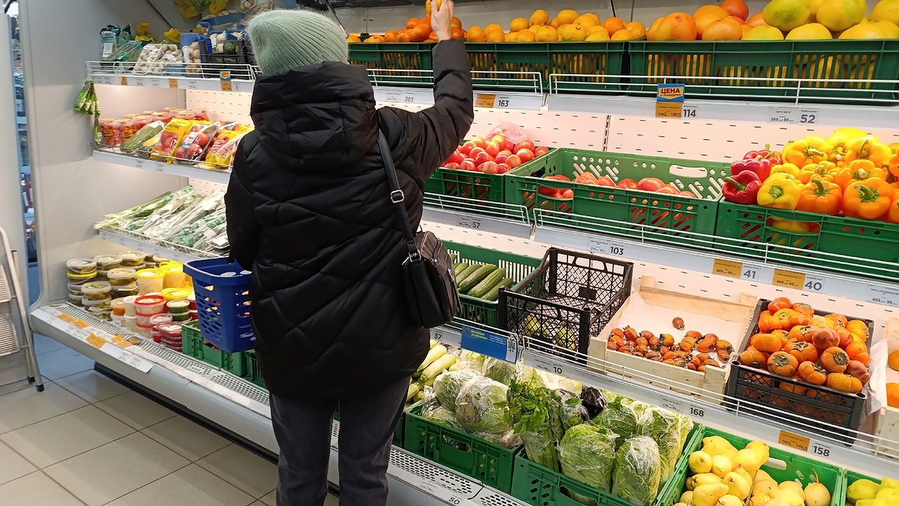 Главная картинка новости: В Госдуме предложили обязать магазины делать полки с бесплатной едой