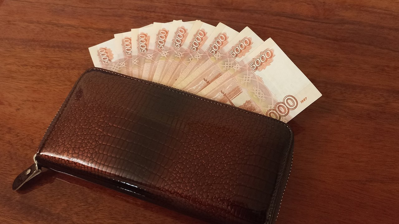 Главная картинка новости: Деньги скоро обесценятся? Михаил Делягин предупредил об "обнулении" сбережений россиян