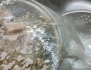Нужно ли сливать первую воду при варке мяса: закрыл вопрос опытный шеф-повар