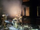 Вывели в спасательной маске: огнеборцы спасли мужчину из горящего дома в Кирове