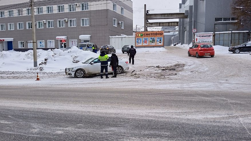 Главная картинка новости: Если ваш автомобиль старше 10 лет. Водителей уже предупредили о новых штрафах за возраст машины