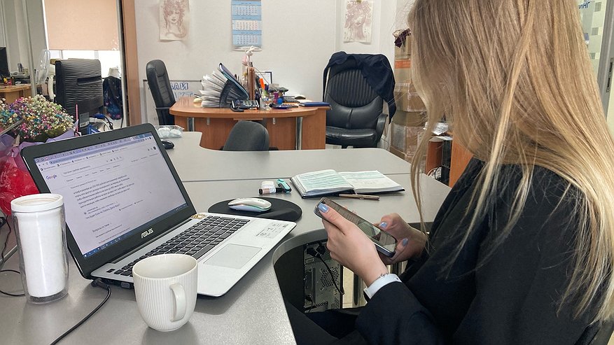 Главная картинка новости: Всем, кто пользуется WhatsApp и Telegram: поздравить родных с Новым годом больше не выйдет