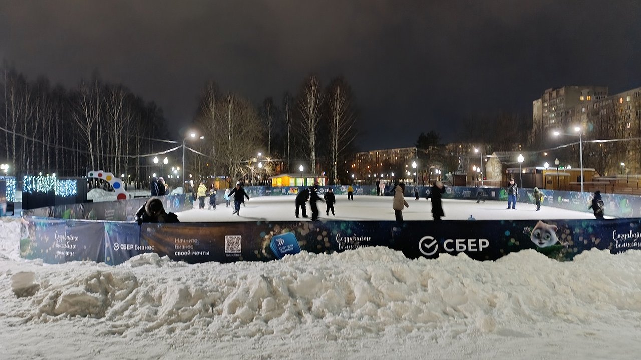 Главная картинка новости: В Кирове закрыли несколько общегородских катков из-за оттепели
