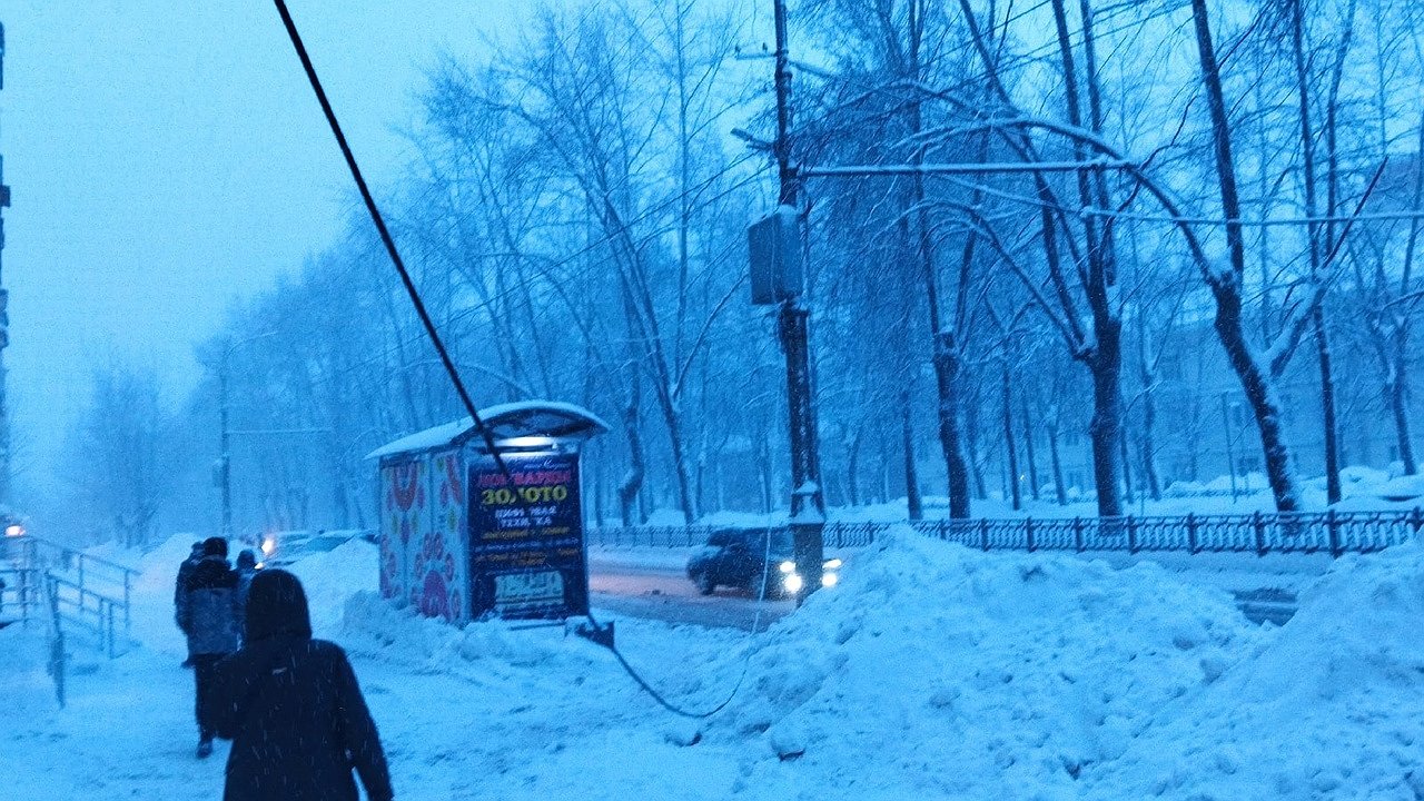 Главная картинка новости: Энергетики "Кировэнерго" переведены в режим повышенной готовности