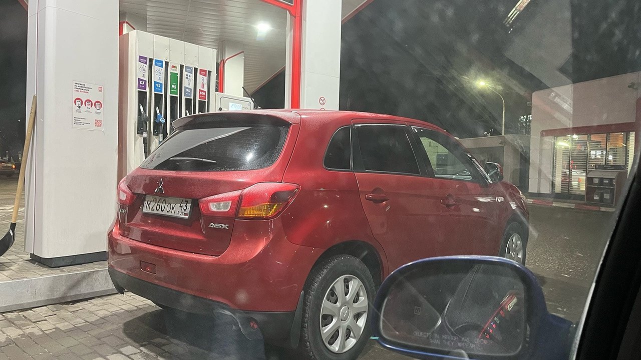 Главная картинка новости: В России ощутимо подорожает бензин