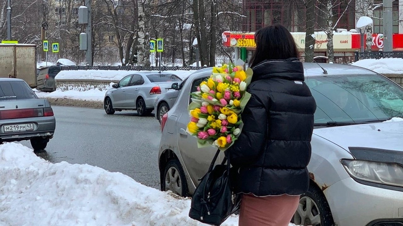 Главная картинка новости: 8 Марта с размахом: готовьтесь к долгому отдыху — выходные растянутся на полнедели