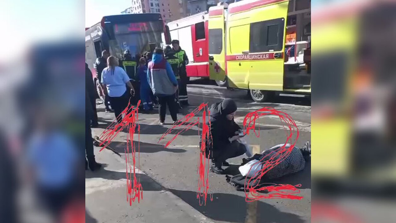 Главная картинка новости: Снес 11 человек: в Казани водитель такси влетел в остановку