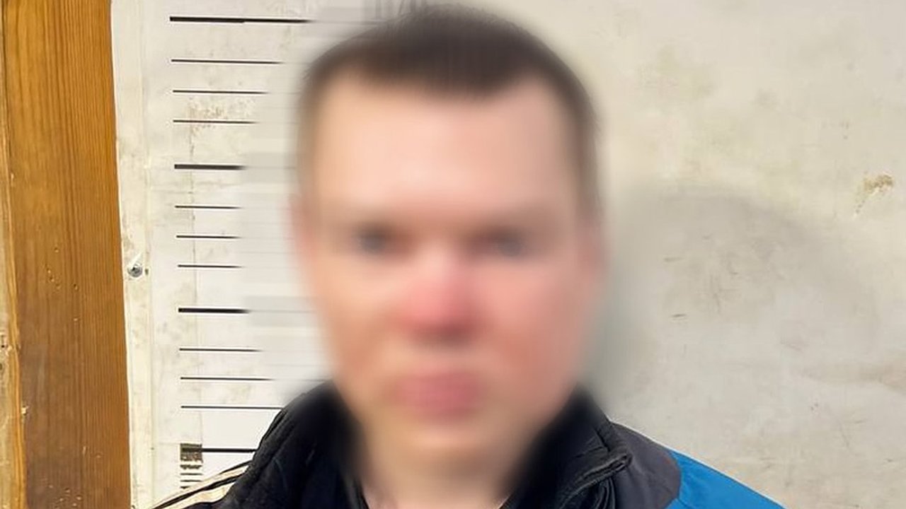 Главная картинка новости: Кировская полиция вычислила мужчину, который заснул у Вечного огня