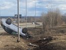 В Кирове перед Новым мостом перевернулись две иномарки: в ГИБДД рассказали детали аварии