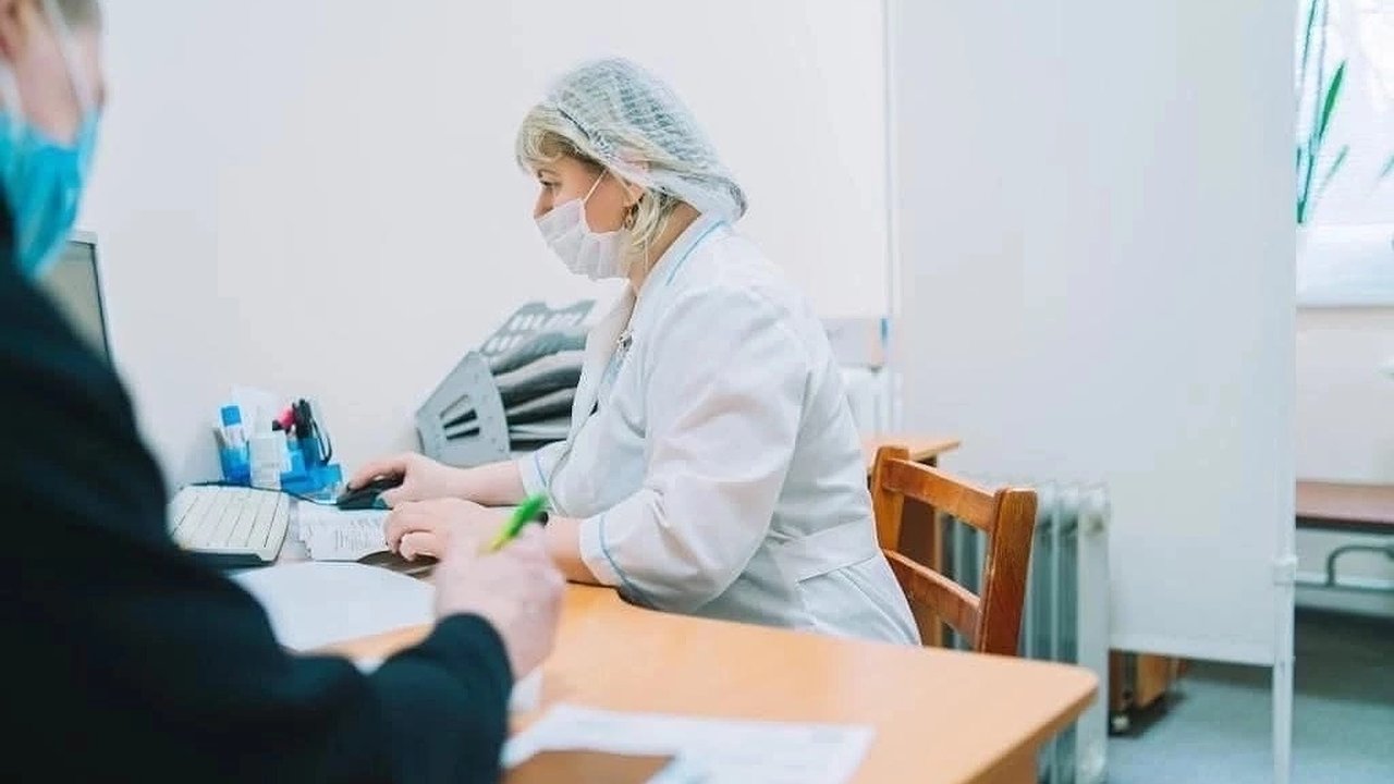 Главная картинка новости: Кировская область вошла в топ регионов ПФО по уровню зарплат врачей