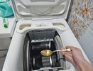 Кладу ложку в стиральную машину при каждой стирке: невероятный лайфхак - никакого волшебства, только наука
