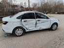 В Кировской области столкнулись Mitsubishi и «Лада Веста»: пострадал 49-летний водитель отечественного авто