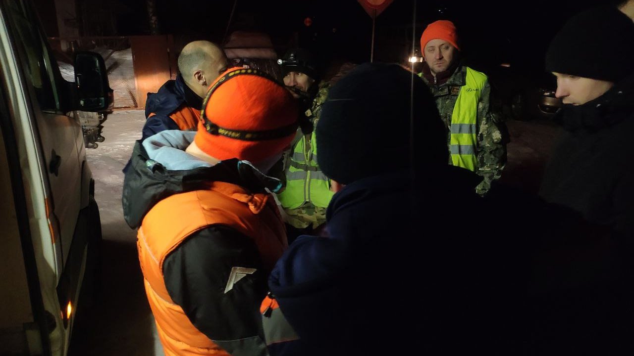 Главная картинка новости: В Кирове разыскивают 36-летнего мужчину в черной куртке