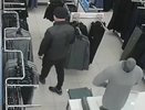 В Кирове ищут мужчину, который похитил спорттовары из ТЦ