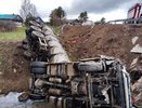 В Сунском районе большегруз перевернулся и упал в ледяную воду: подробности спасательной операции