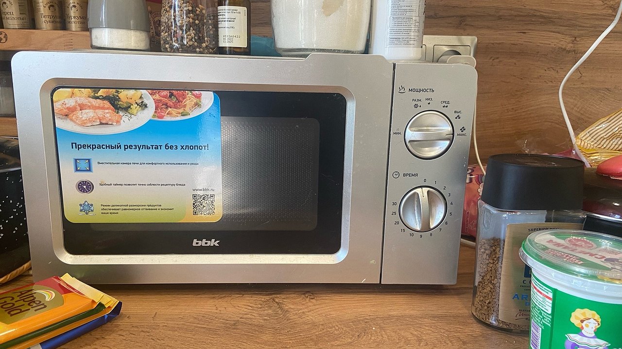 Главная картинка новости: Жирные ошметки кусками сползают сами: кладу 1 штуку в микроволновку и не напрягаюсь