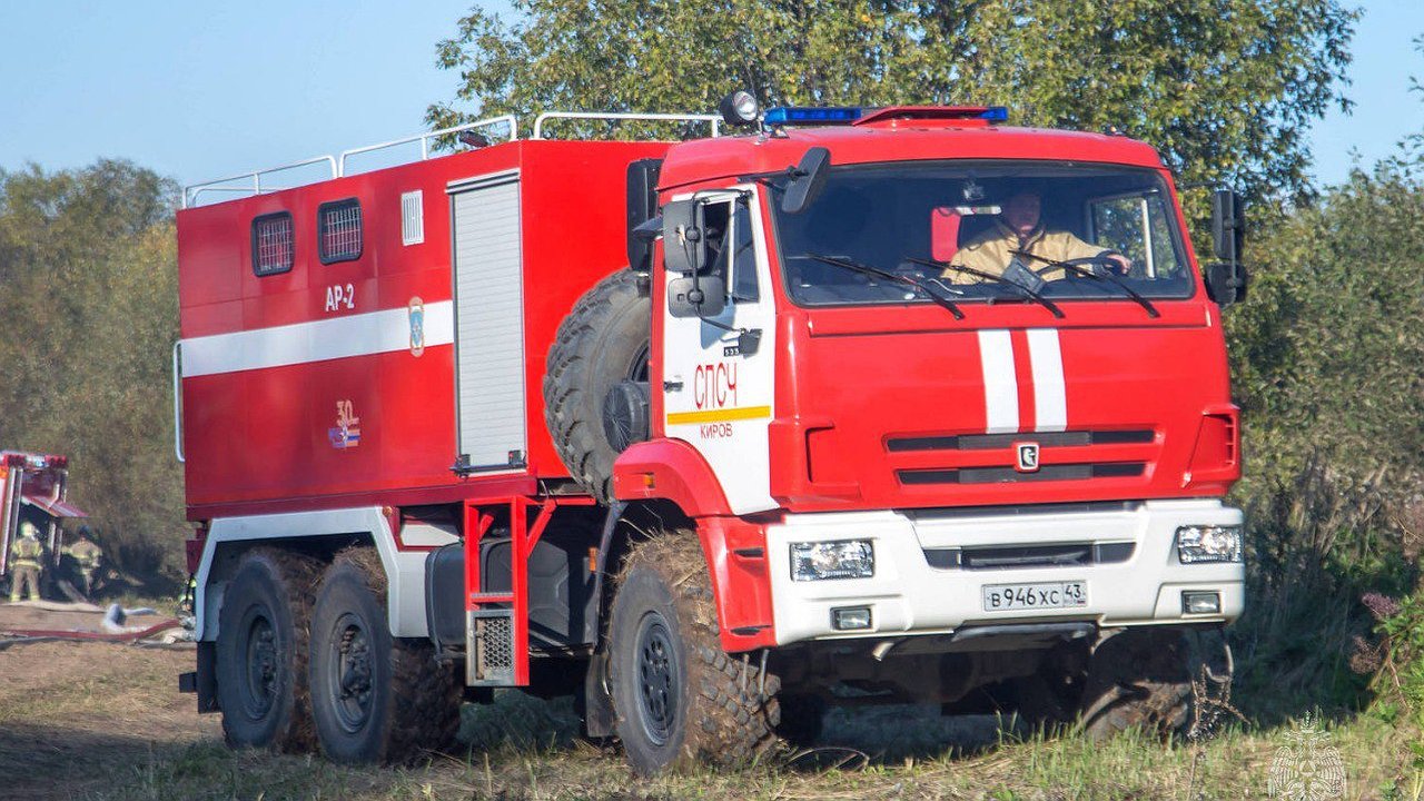 Главная картинка новости: В Кирове произошел пожар в садовом товариществе "Звезда"