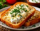 Два продукта через терку — на выходе обалденная сытная намазка на хлеб: полезный завтрак, когда до выхода 10 минут