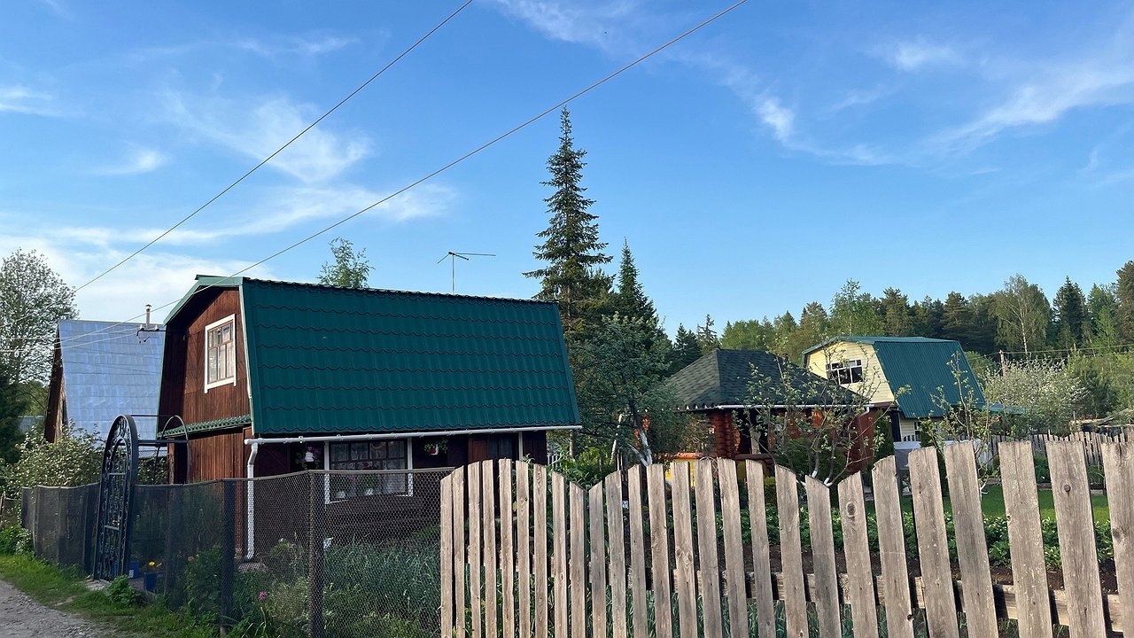 Главная картинка новости: После 25 мая всегда закапываю тряпку на огороде — странный, но рабочий метод от французских фермеров