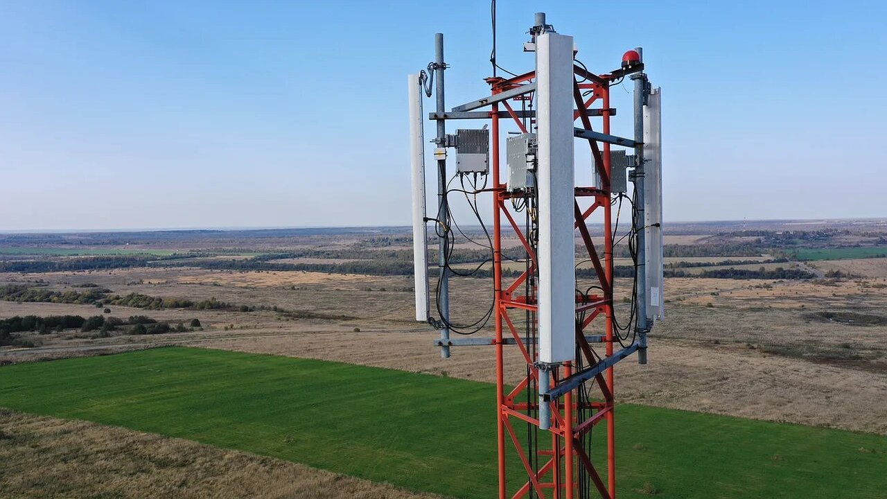 Главная картинка новости: Связь накрыла Опытное Поле: МегаФон запустил интернет в Яранском районе