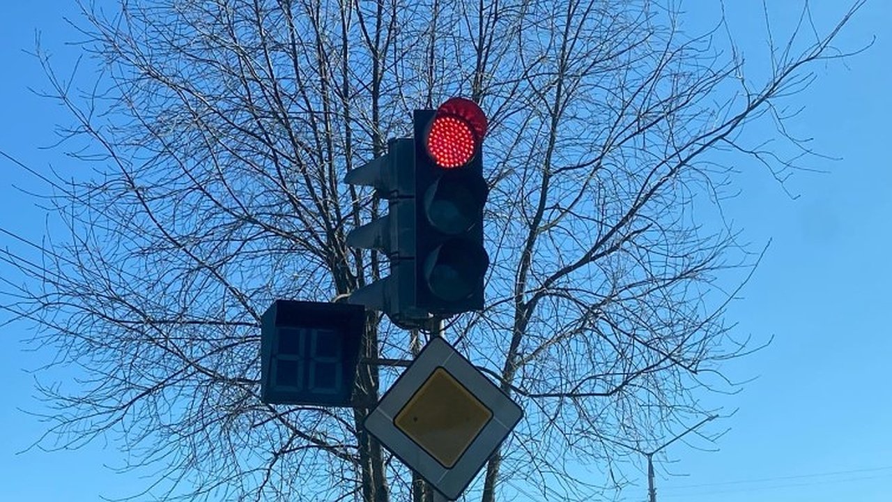 Главная картинка новости: В Кирове на Южном обходе поставят светофор за 9 миллионов рублей