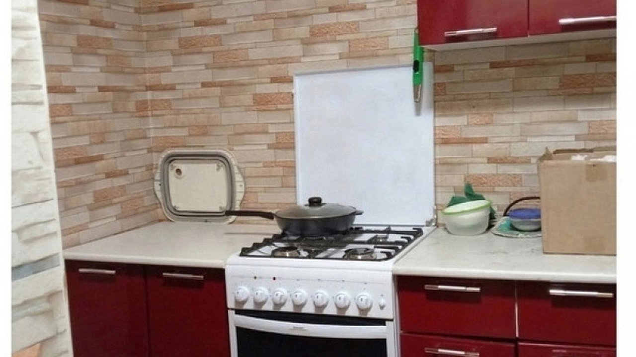 Главная картинка новости: Использую всего 1 хитрость — и плита не пачкается во время готовки: секрет знали еще наши мамы и бабушки