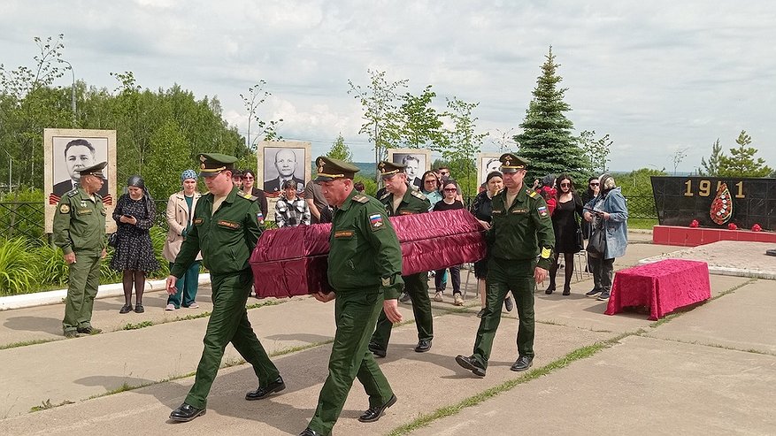 Главная картинка новости: В Малмыжском районе простились с участником спецоперации, ранее пропавшим без вести
