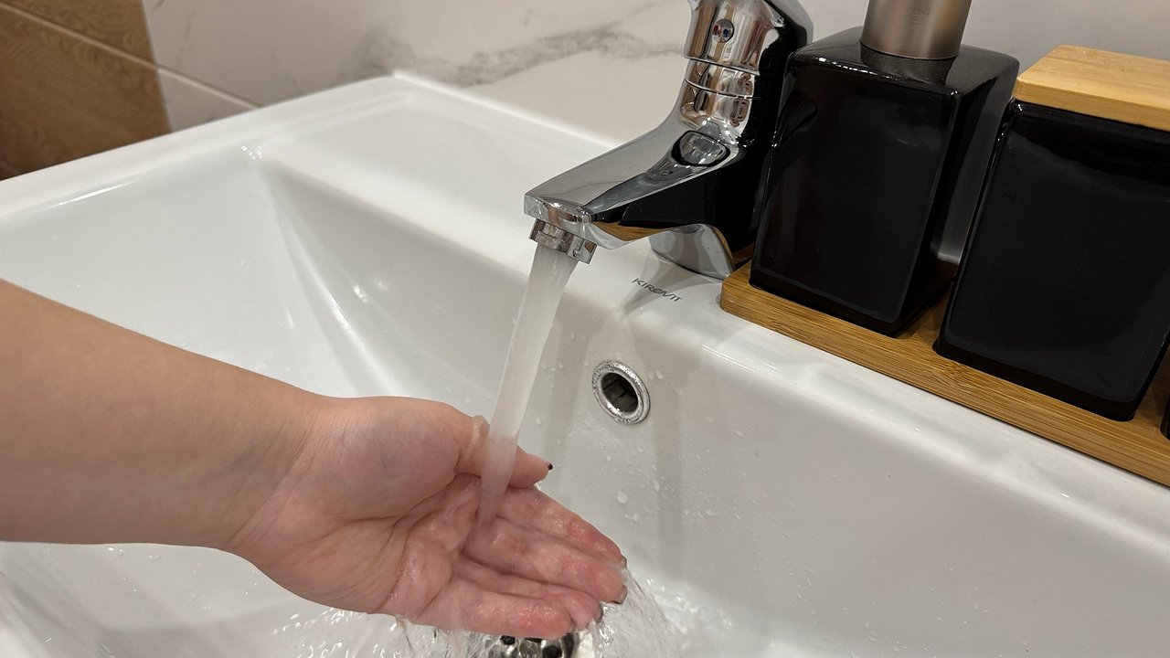 Главная картинка новости: Бабушкин метод работает: вода из-под крана станет чище артезианской - фильтры не нужны. Мотайте на ус