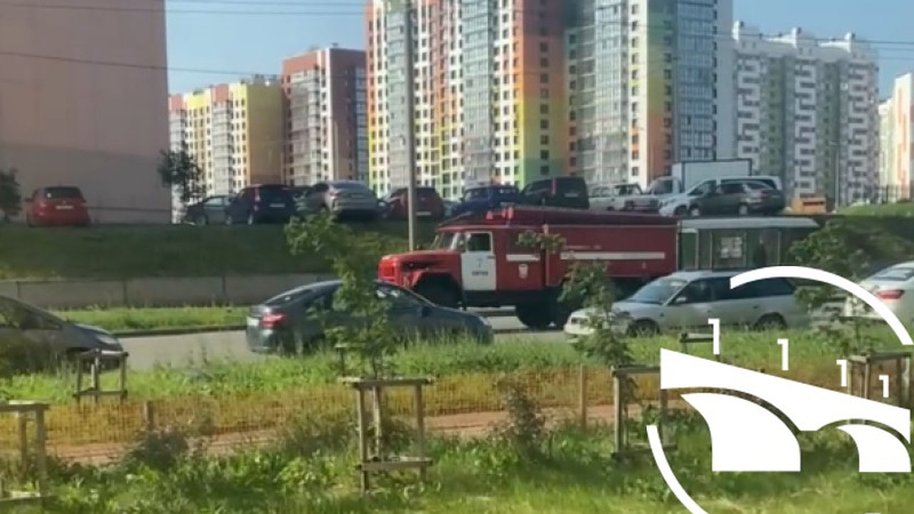 Главная картинка новости: На утренний пожар рядом с Чистыми Прудами выехали 7 пожарных расчетов и 25 огнеборцев