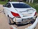 В Кирове 19-летний парень на мотоцикле без прав столкнулся с Hyundai Solaris
