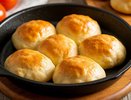 Смешиваю стакан кефира и фарш: на выходе получаю гору вкуснейших ленивых беляшей