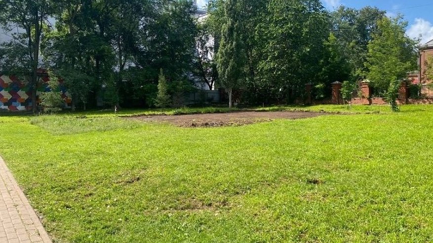 Главная картинка новости: В Музыкальном сквере Кирова появится детская площадка с чудо-деревом