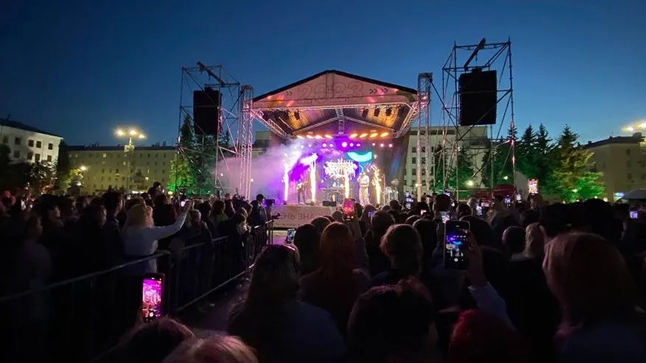 Главная картинка новости: В Киров на конкурс «Лучший водитель такси России» (0+) приедет известная музыкальная группа