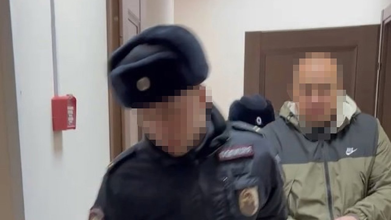 Главная картинка новости: В Кировской области экс-сотрудник полиции попался на взятке