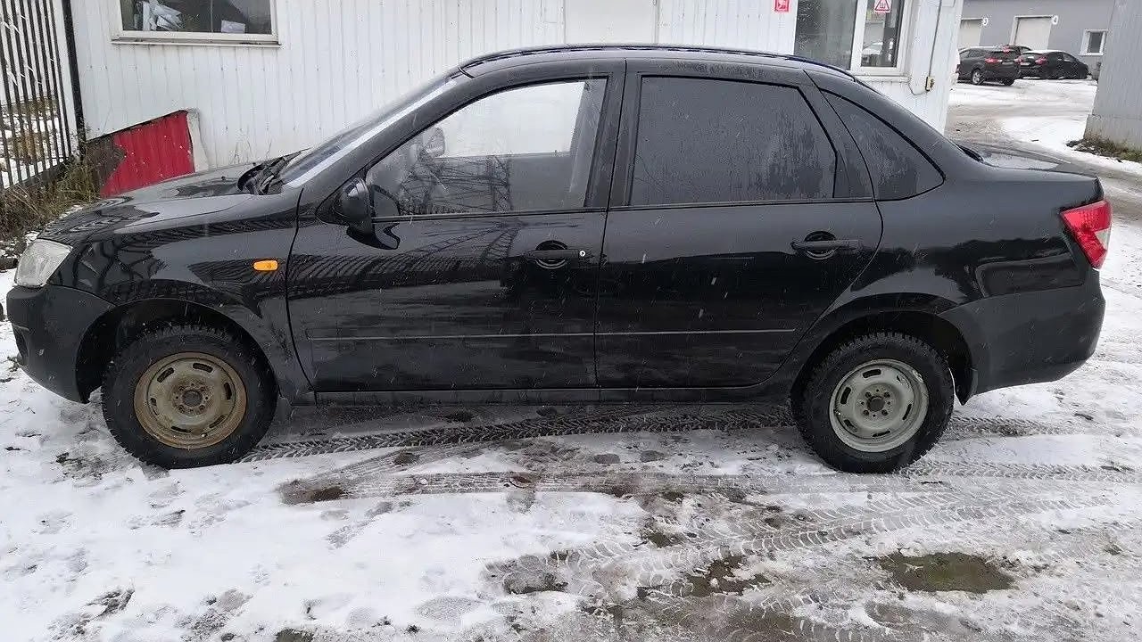 Главная картинка новости: 24-летний кировчанин угнал машину с помощью эвакуатора