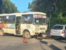 В Кирово-Чепецке легковушка и автобус устроили аварию: есть пострадавшие