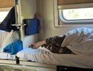 "Ехал после операции, ко мне пять раз подошли с просьбой поменяться": мужчина рассказал о поездке в поезде, которую не забыть