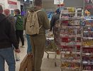 Как добиться быстрого обслуживания в «Пятёрочке» — уставший стоять в очереди мужчина придумал лучший лайфхак