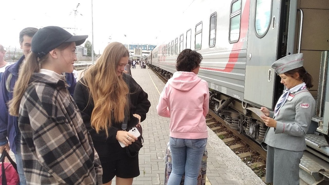 Главная картинка новости: «Купил билет в СВ, вдруг заходит пара из плацкартного вагона и просит поменяться»: как же правильно поступить - отзыв путешественника