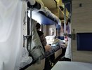 "В 6:59 с верхней полки спустилась дама и потребовала мое место, ссылаясь на закон": проводница объяснила, кто же на самом деле прав