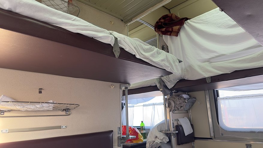 Главная картинка новости: "А что такого, если правила позволяют? Беру верхнюю полку и спускаюсь вниз": как пассажир отстоял своё право на комфорт